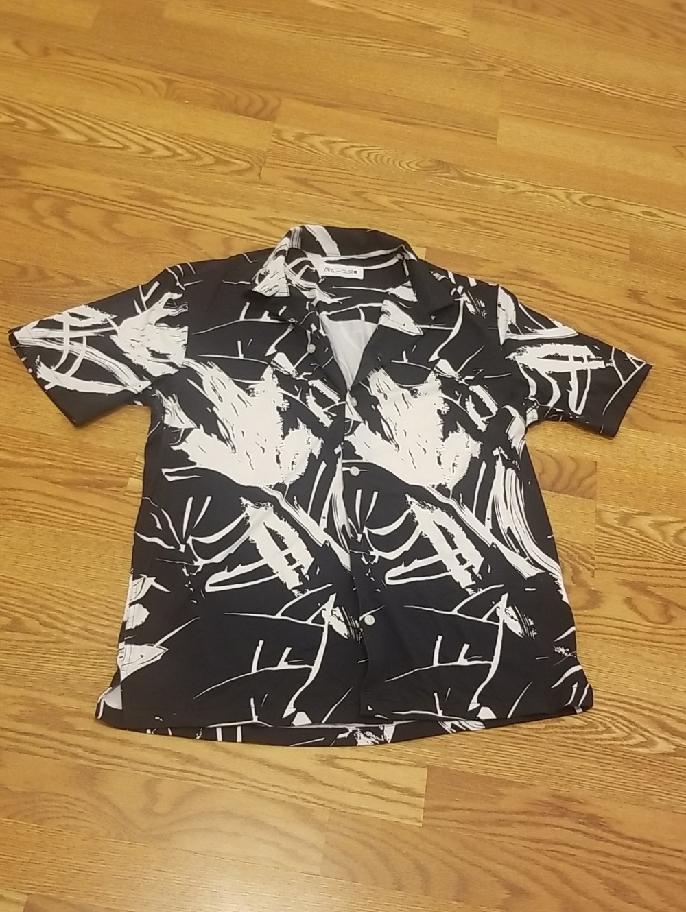 Zara Black and White Abstract Print Short Sleeve Button-Down Shirt